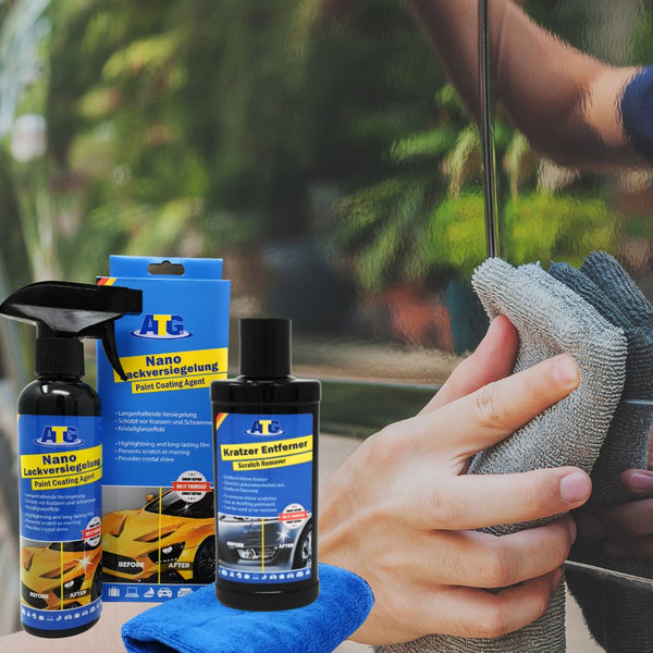 In der Szene wird das ATG® Auto-Sparset Lack – Reparatur & Versiegelung der ATG GmbH & Co. KG gezeigt, das umfassende Autopflegeprodukte wie Kratzerentferner und Lackbeschichtungsmittel sowie Reinigungstücher umfasst, während im Hintergrund eine Person ein Autoblech poliert.